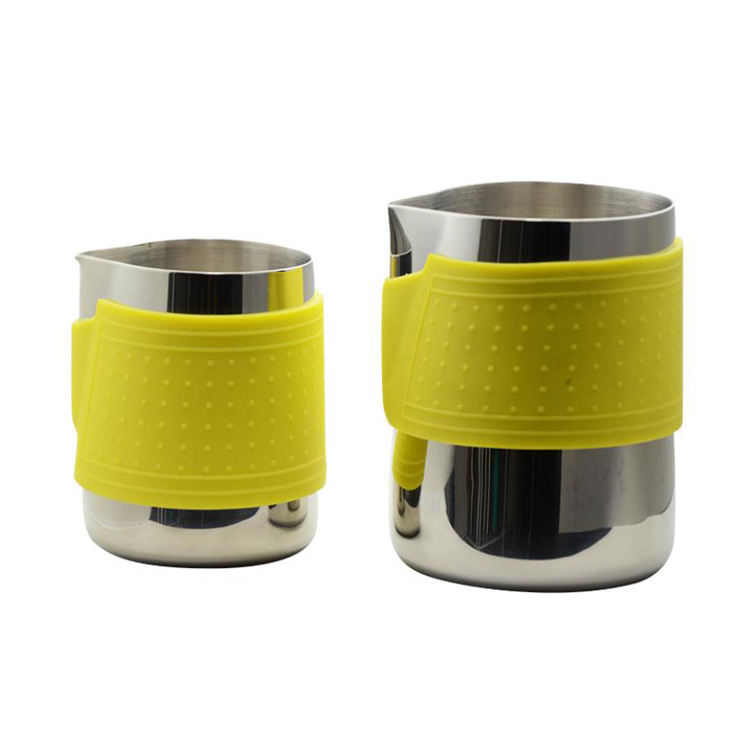 Pichet à mousser le lait Pichet à vapeur de lait en acier inoxydable Bec arrondi Coussinets en silicone résistant à la chaleur Pot à lait