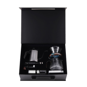 Échantillon disponible coffret cadeau voyage en plein air goutte à goutte café kit de café avec moulin à café manuel filtre bouilloire pot et cuillère