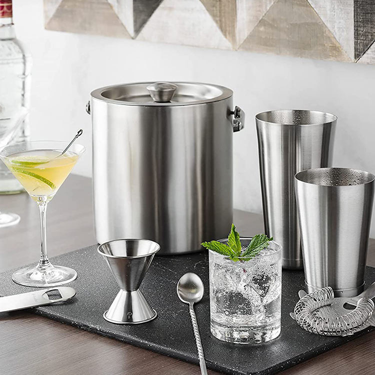 Création usine directe personnalisée 2.5L Double paroi vin isolé refroidisseur en acier inoxydable métal Champagne seau à glace avec couvercle