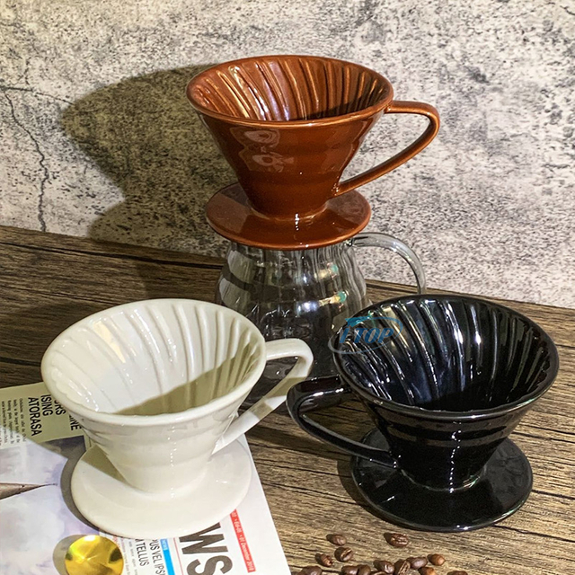 Filtre à café en porcelaine v60 en relief multicolore personnalisé en céramique versez sur le goutteur de café