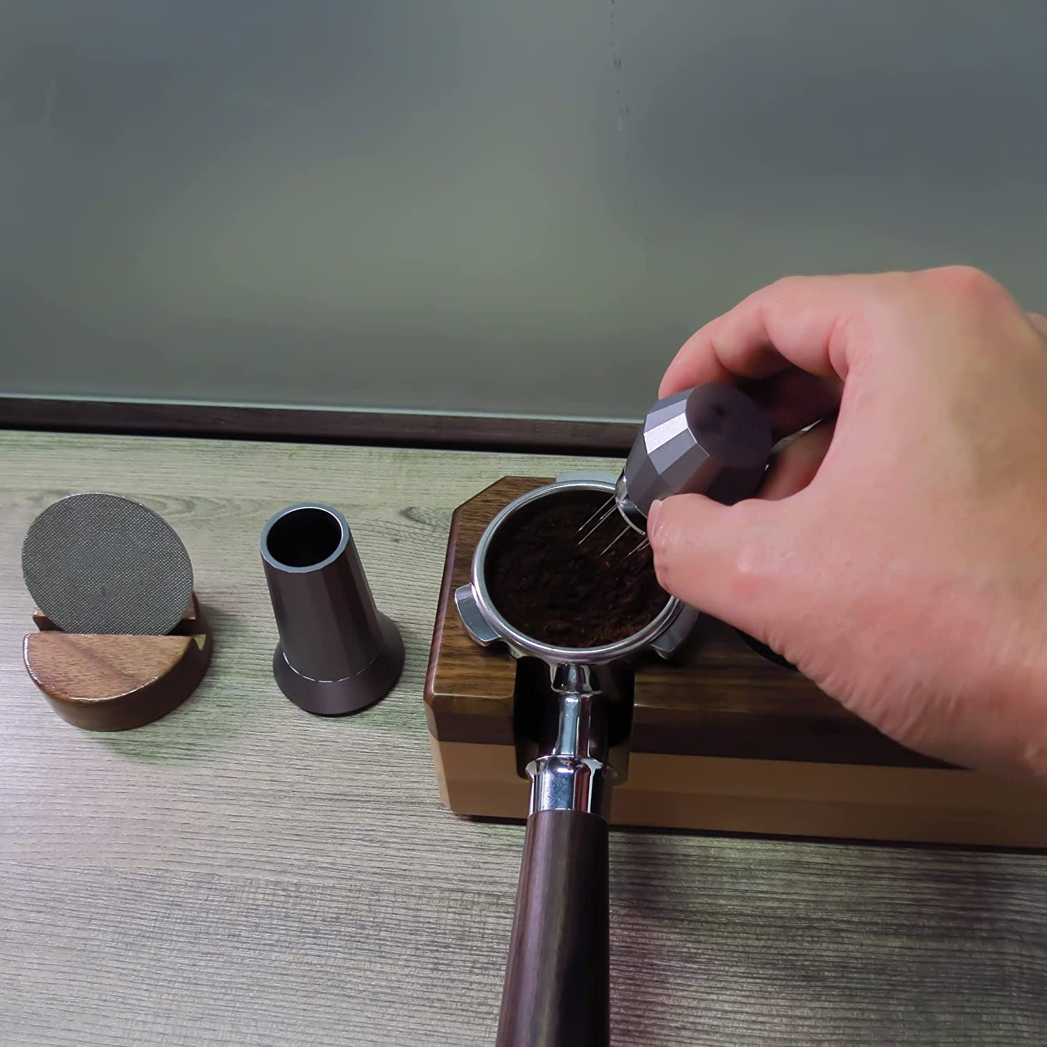 WDT Tool Agitateur à café expresso professionnel Barista 0,4 mm Outil de distribution d'aiguilles avec support