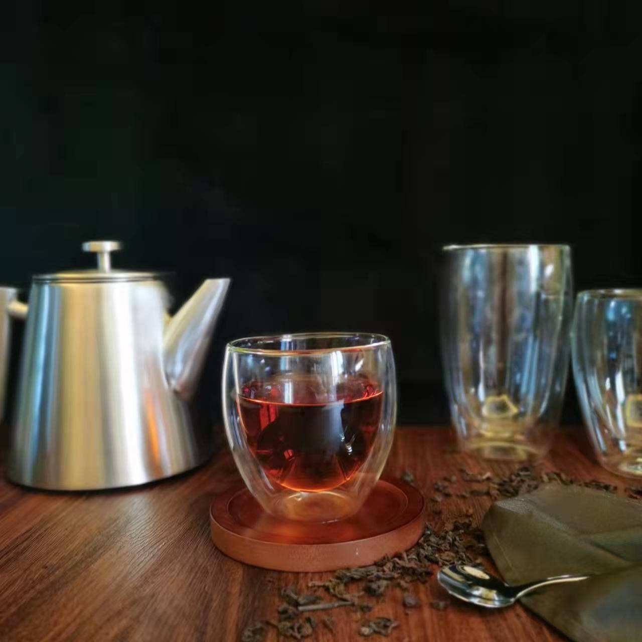 Théière de 1,2 L en acier inoxydable à double paroi résistante à la chaleur avec manche en bois et infuseur
