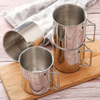 Tasses de tasse de café de camping de gobelet d'acier inoxydable de logo adapté aux besoins du client avec la poignée pliable d'oscillation pour le café et la bière