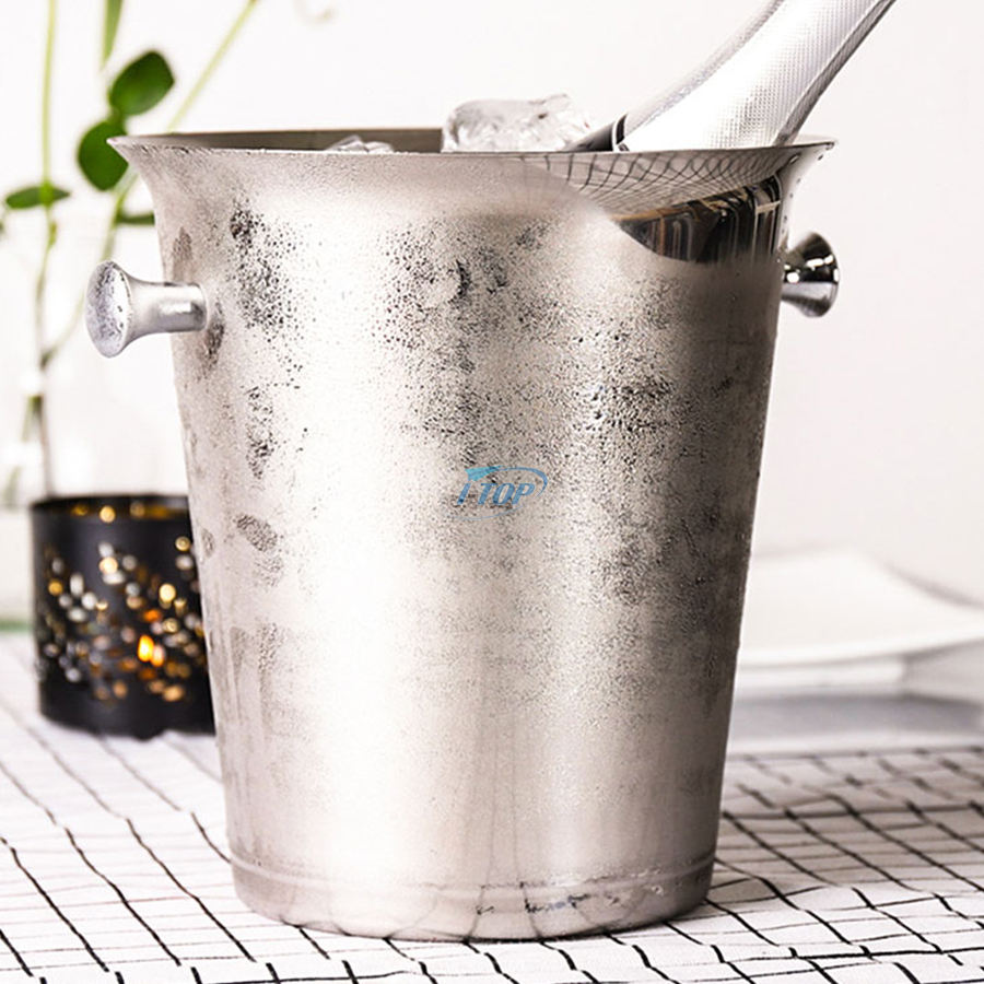 Seau à glace isolé en acier inoxydable à double paroi argenté avec logo personnalisé Barware avec couvercle et pince