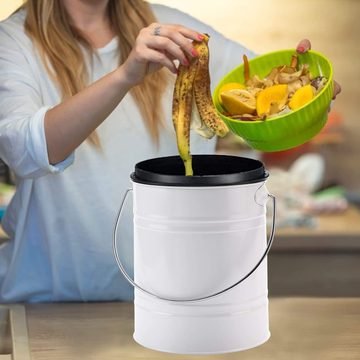 Produit Poubelle de cuisine avec poignée 1 gallon intérieur blanc avec seau en plastique Poubelle à compost avec filtre à charbon