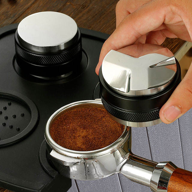 Vente en gros sur mesure 58 Mm 53 Mm 51 Mm Professionnel Barista Espresso Accessoires Réglable Distributeur De Café À Double Tête