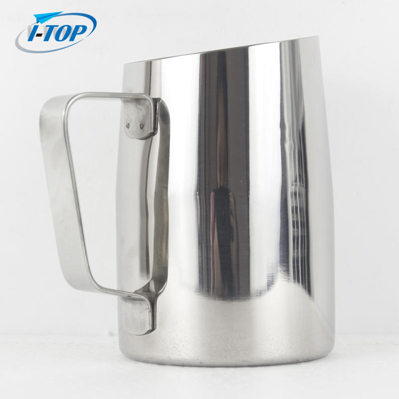 Pichet à mousser le lait Tasse à mousseur à lait Mesures de 20 oz des deux côtés Parfait pour les machines à expresso Latte Art Cappuccino