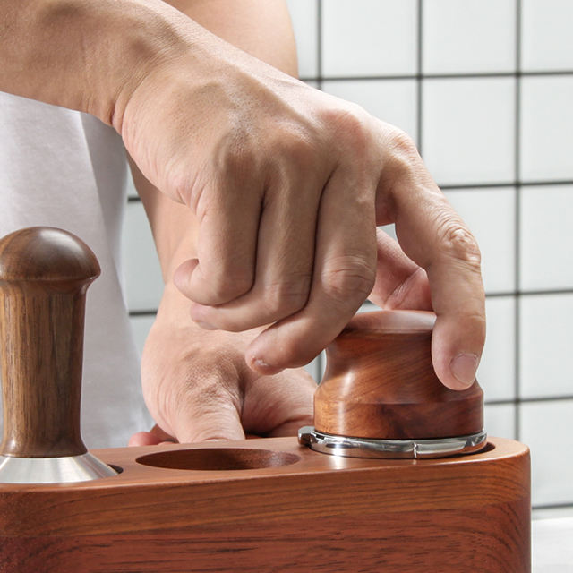 Distributeur de café en bois de 58 mm, outil de nivellement de café à hauteur réglable avec trois pentes inclinées en acier inoxydable